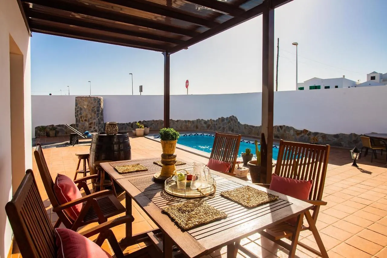 Eslanzarote Acoruma House, Super Wifi, Heated Pool Güime Villa