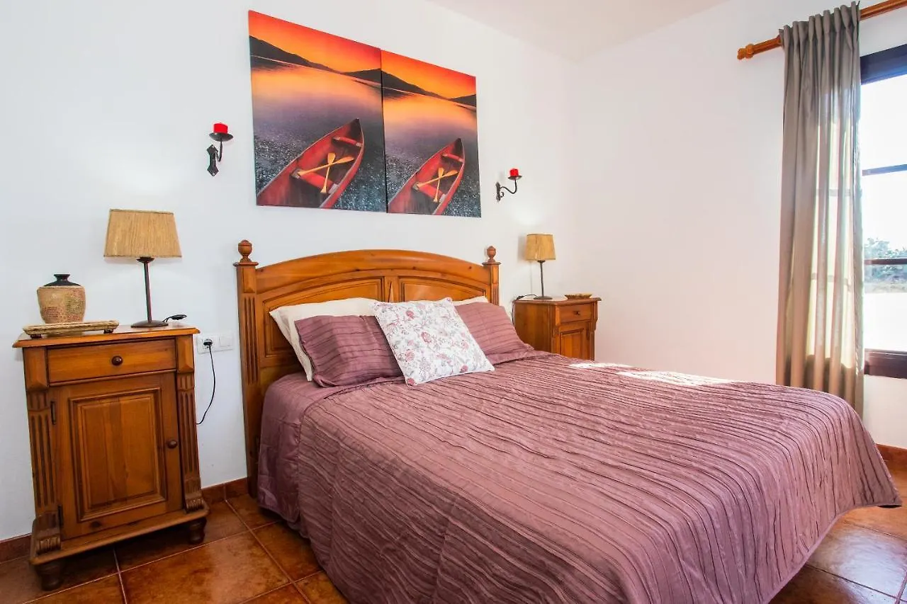 Villa Eslanzarote Acoruma House, Super Wifi, Heated Pool Güime